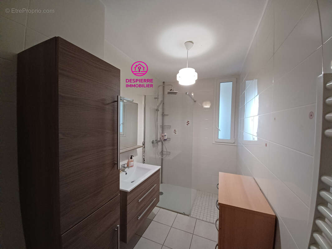 Appartement à ROUSSILLON