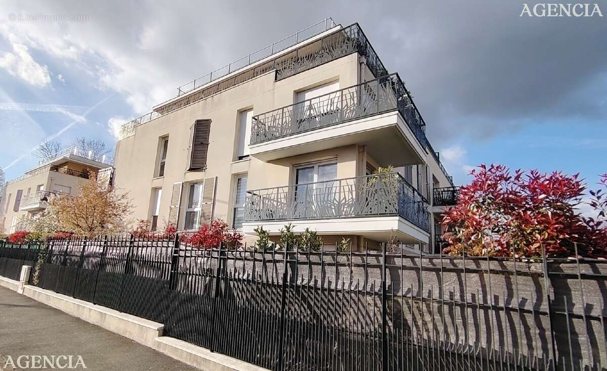Appartement à PONTAULT-COMBAULT