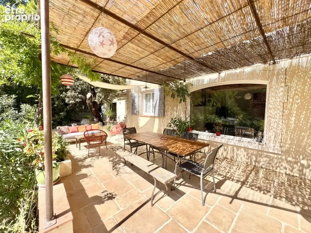 Bastide provençale de charme de 183.51 m² sur 1 980 m² de terrain paysagé avec piscine - photo 17