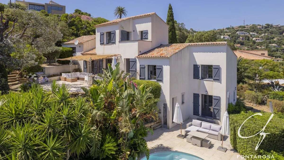 Maison à ROQUEBRUNE-SUR-ARGENS