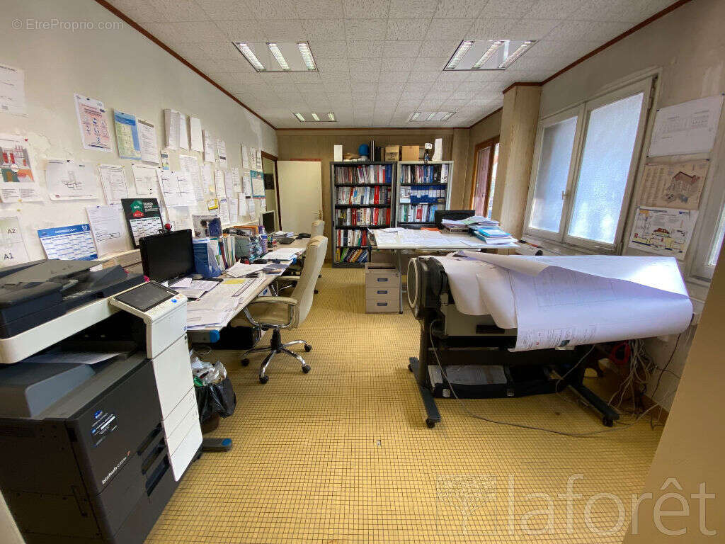 Commerce à VILLEMOMBLE