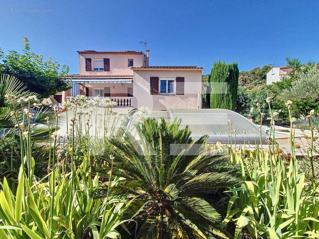 Maison à CAVEIRAC