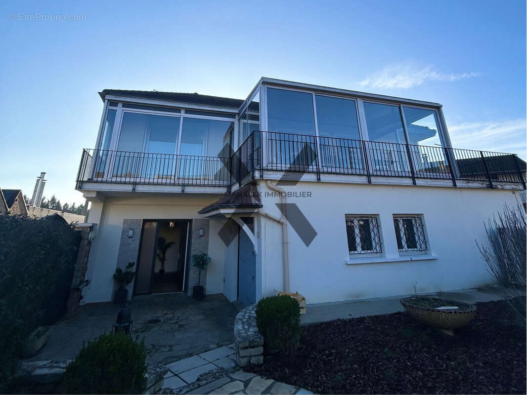 Maison à BOURG-DE-THIZY
