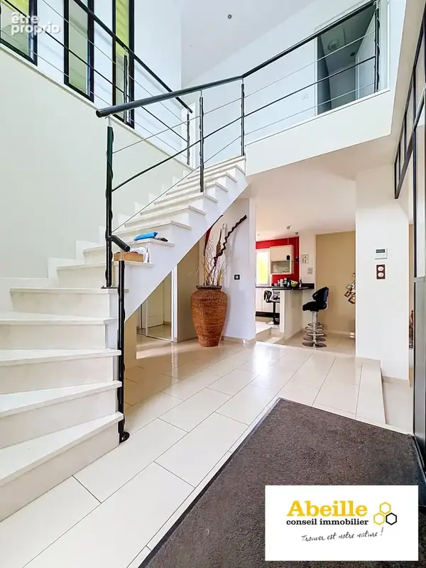 Maison contemporaine de 141 m2 hab. dependance de 29 m2. garage. terrain 800 m2. - photo 3
