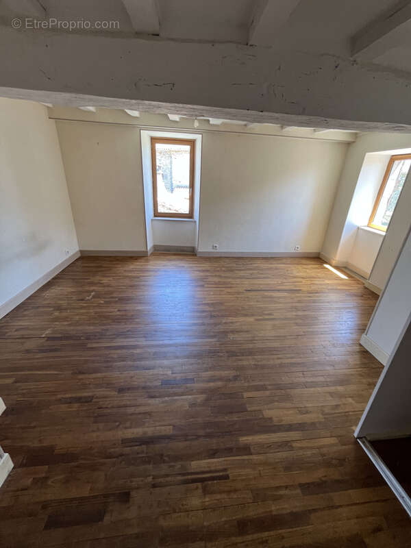 Maison à COMPREIGNAC