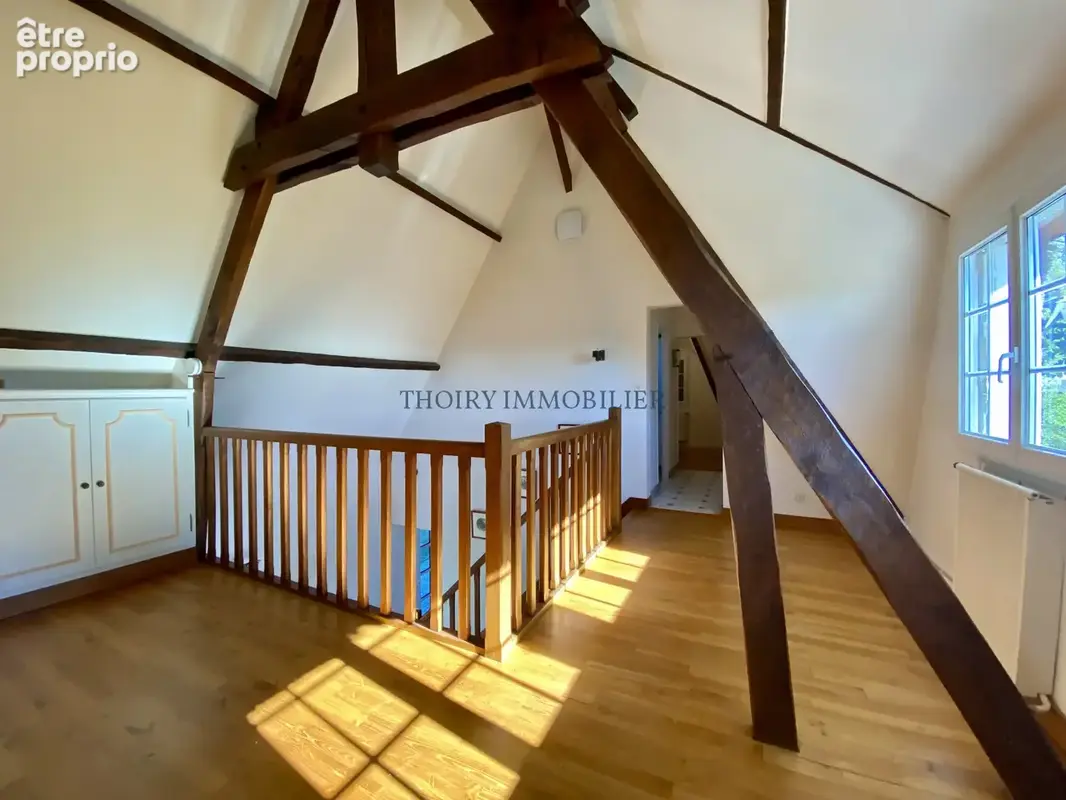 Proche Thoiry. Charmante chaumière de 5 pièces sur 2034 m2 de terrain. - photo 16