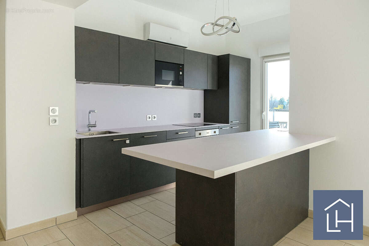 Appartement à CHARBONNIERES-LES-BAINS