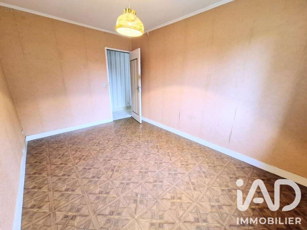 Maison 87 m² à Gizeux  - photo 7