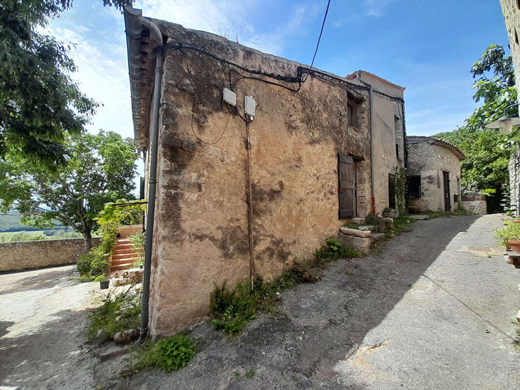 Maison à FOX-AMPHOUX