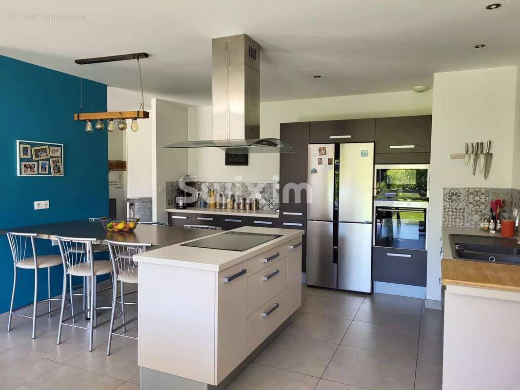 Superbe villa de 160 m² avec piscine à Charnay-lès-Mâcon - photo 8