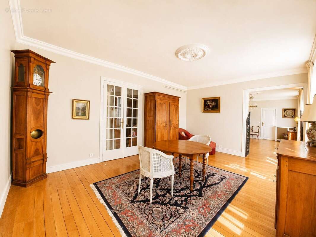 Appartement à LE VESINET
