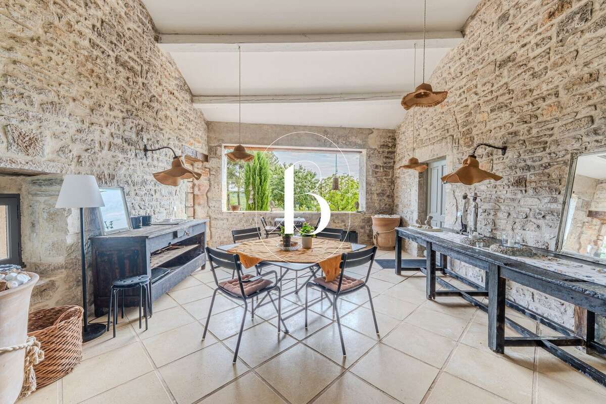 Maison 500 m² à Barjac  - photo 16