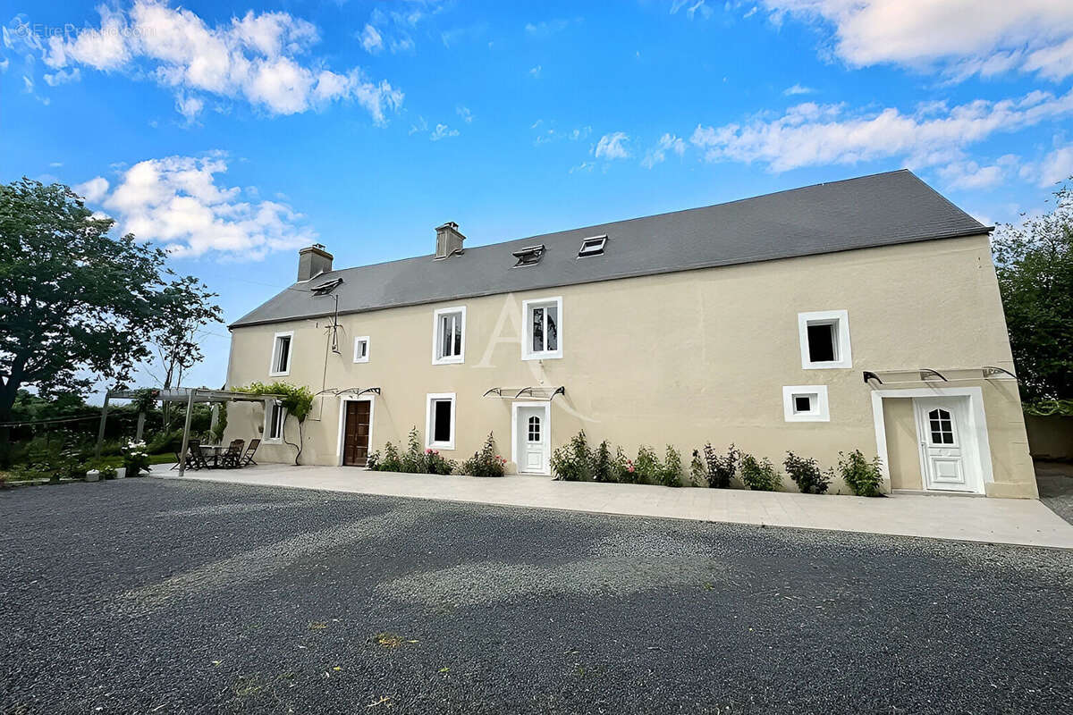 Maison à LE MOLAY-LITTRY