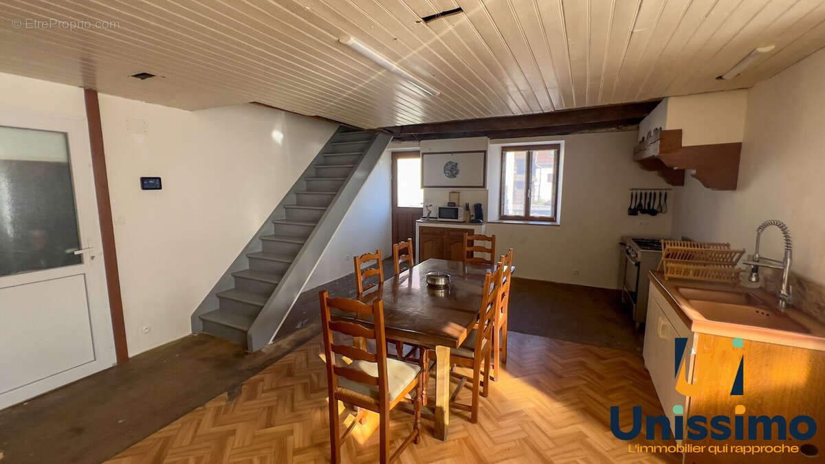 Maison à HYEMONDANS