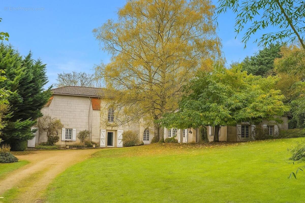 Maison à COLOMBIERS