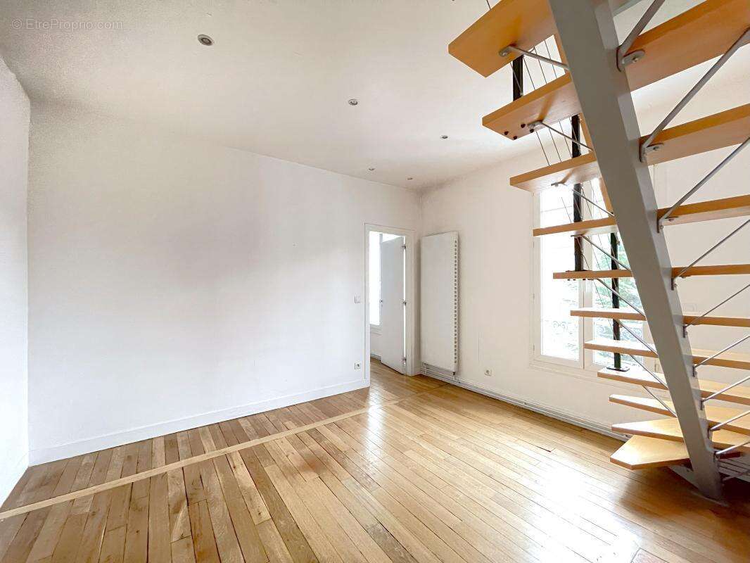 Appartement à PARIS-3E