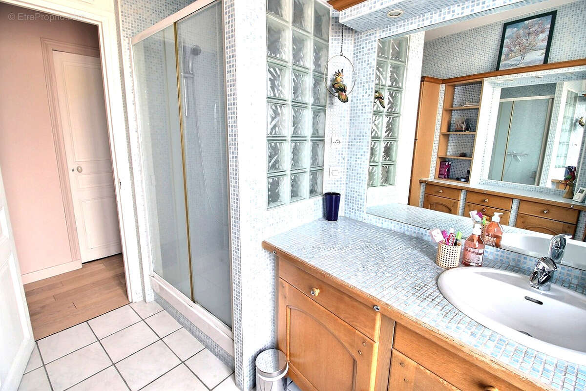 Appartement à GENNEVILLIERS