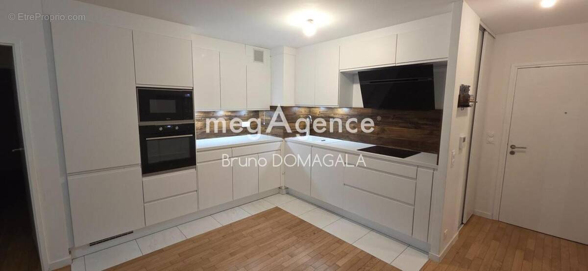 Appartement à VOISINS-LE-BRETONNEUX