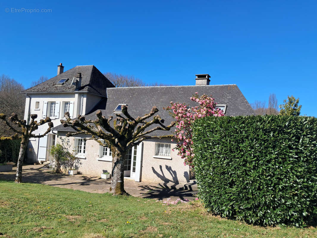 Maison à ARNAC-POMPADOUR