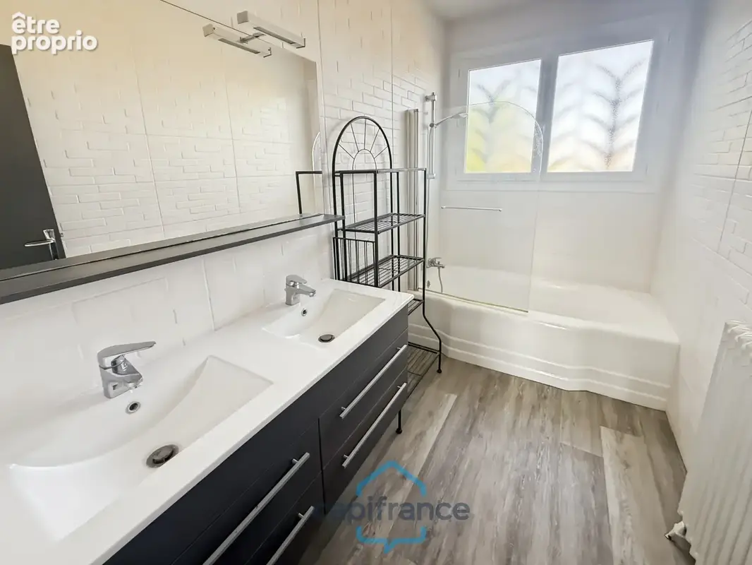 Dpt Gers (32), à vendre RISCLE très belle maison T8 de 220 m² habitables + grand garage et dépendances sur 875 m² de terrain, au - photo 36