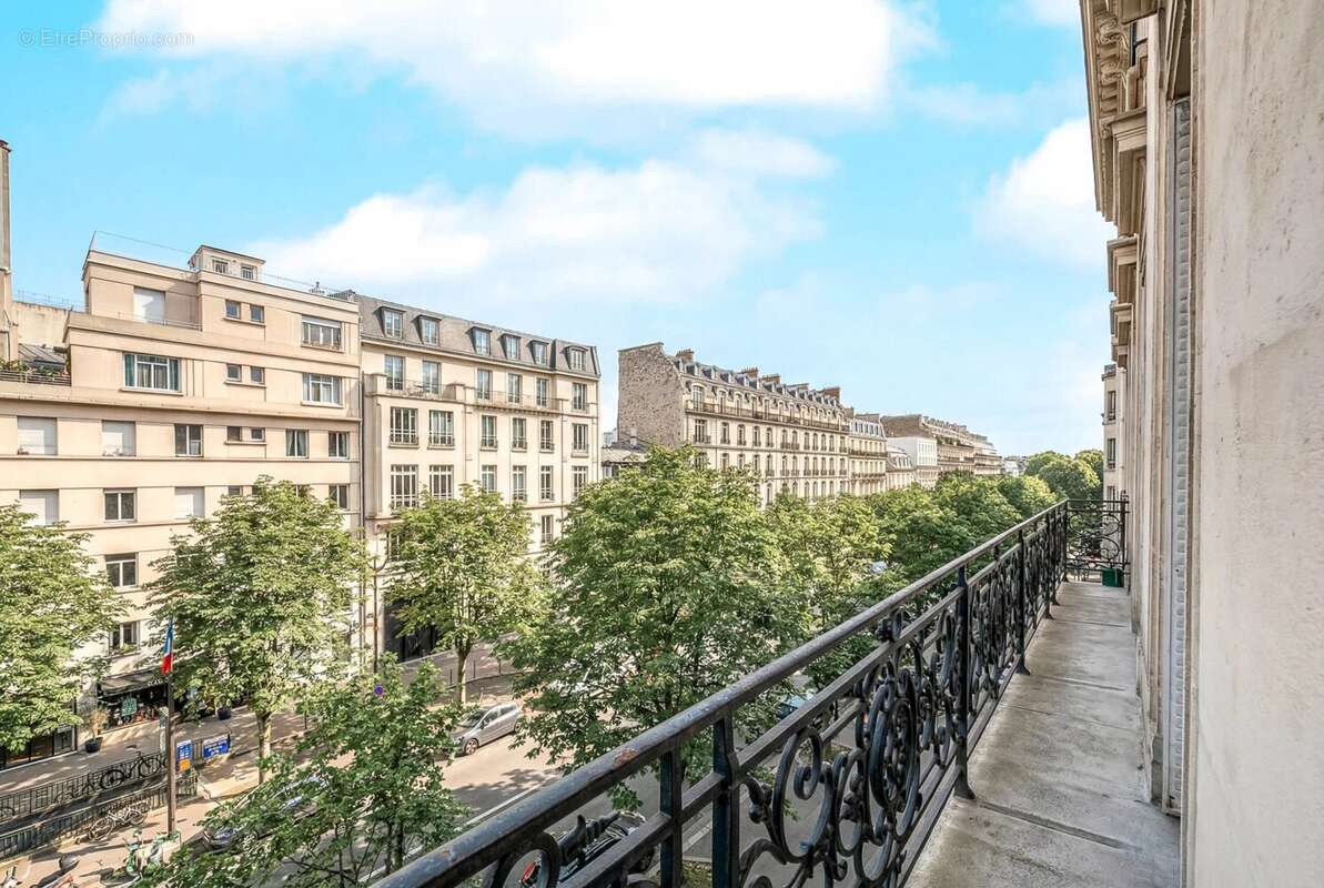 Appartement à PARIS-8E