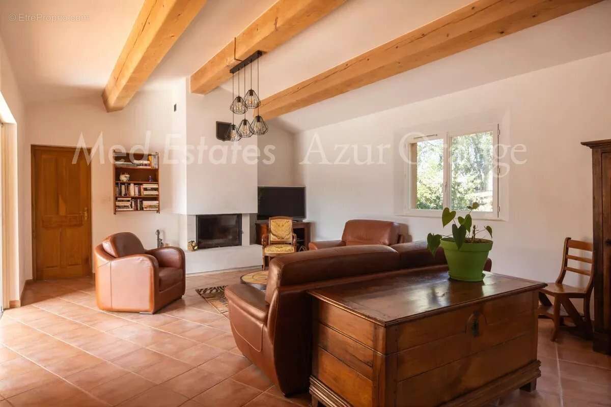 Maison à LA GARDE-FREINET