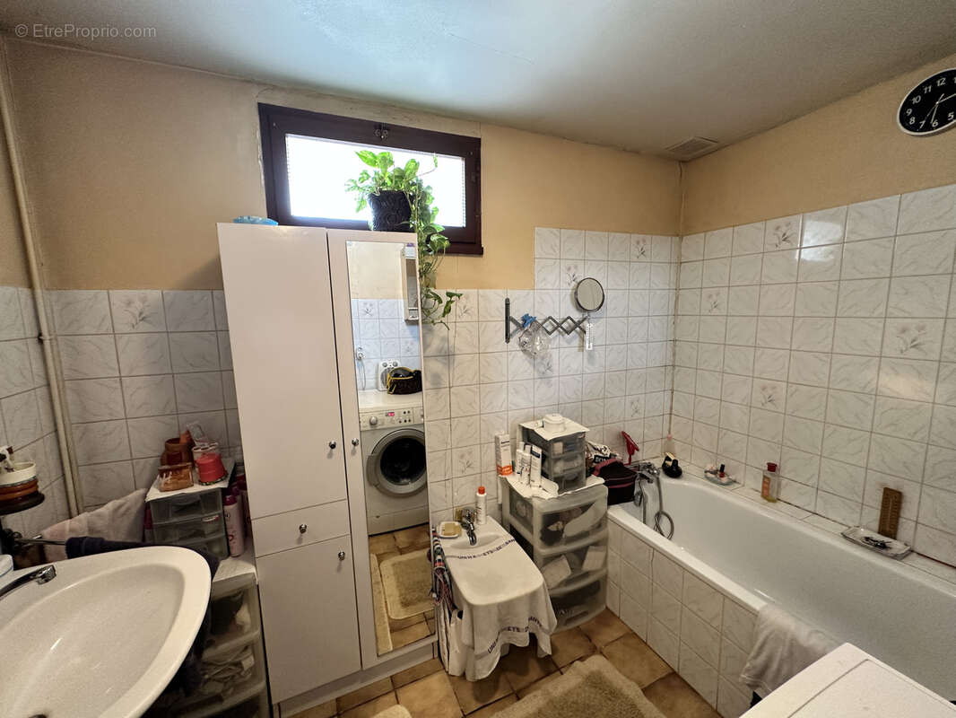 Maison à SAINT-ROMAIN-SUR-GIRONDE