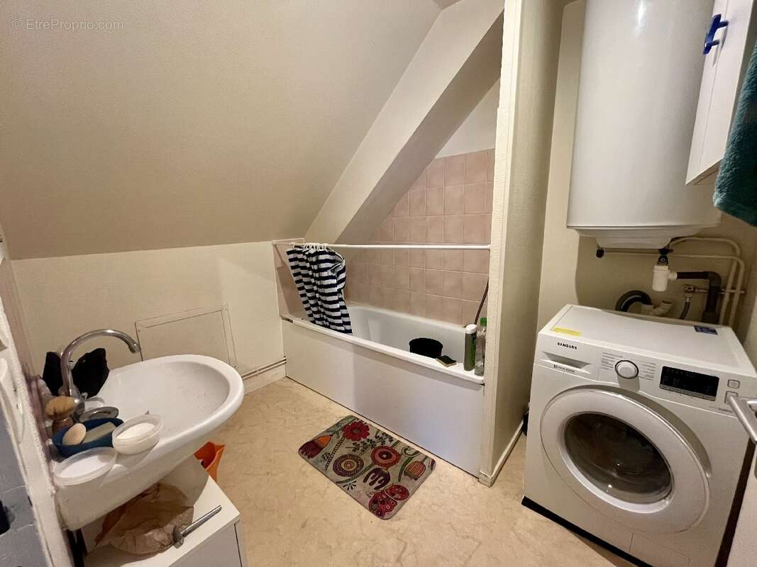 Appartement à PORT-EN-BESSIN-HUPPAIN