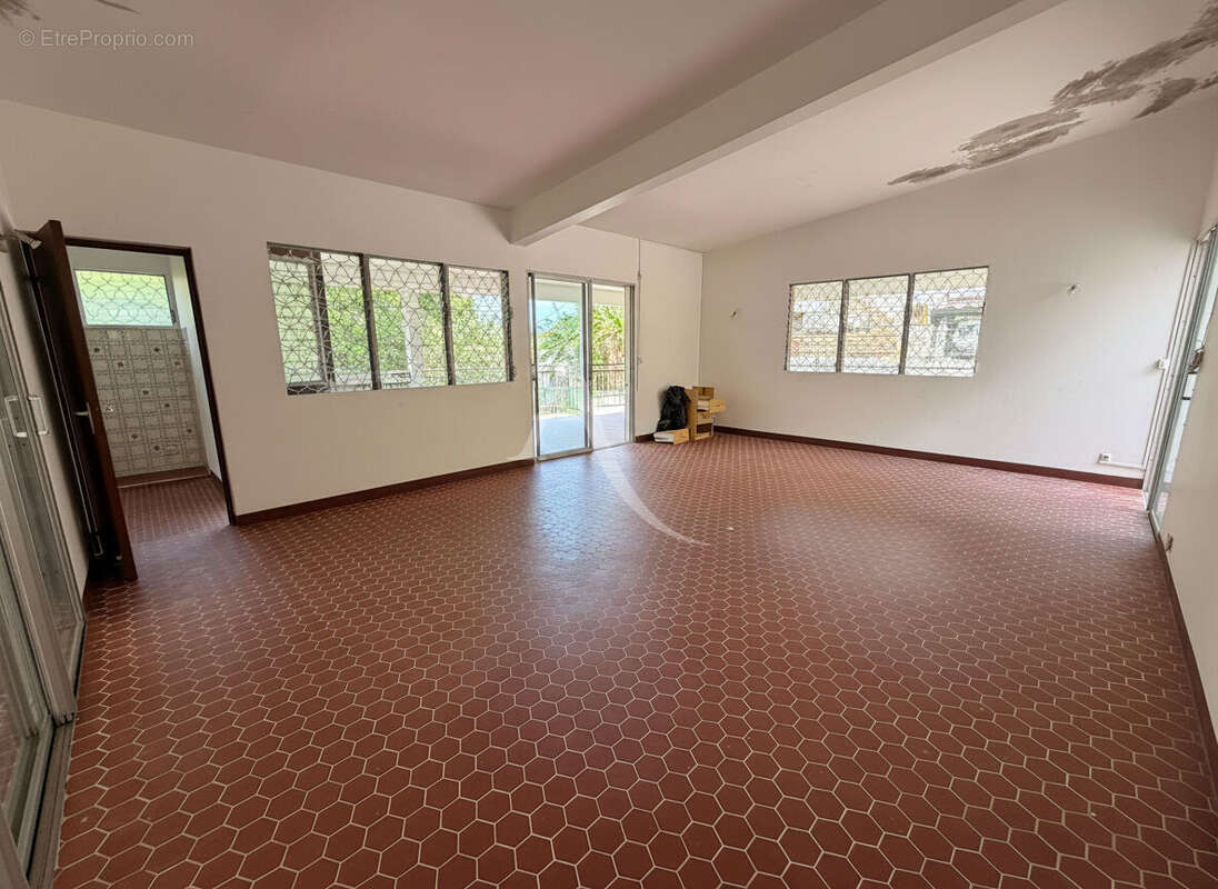 Maison à fort potentiel + 4 studios locatifs - photo 2