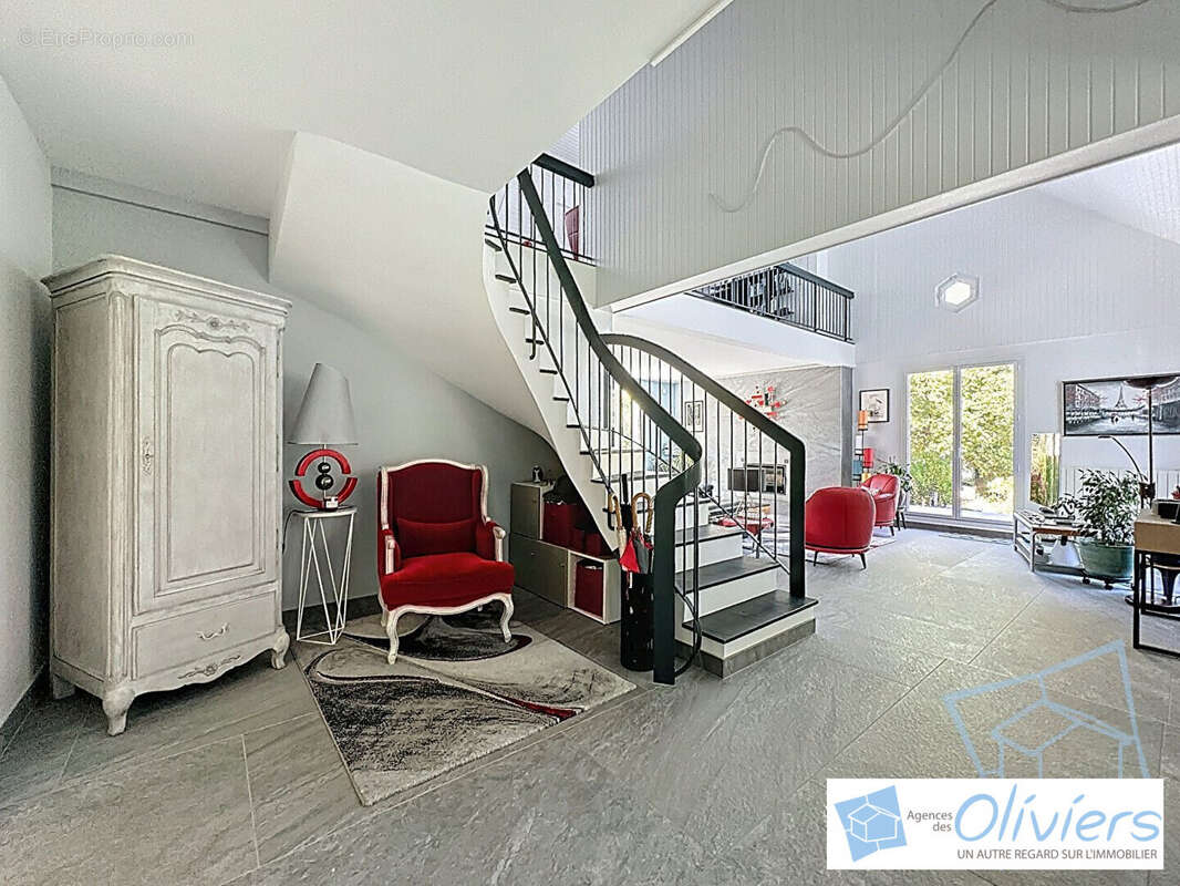 Maison à DAMPIERRE-EN-YVELINES