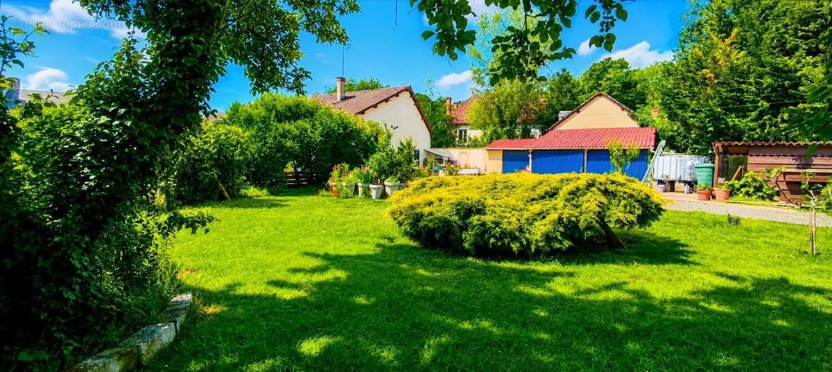 Maison à MEZIERES-EN-BRENNE