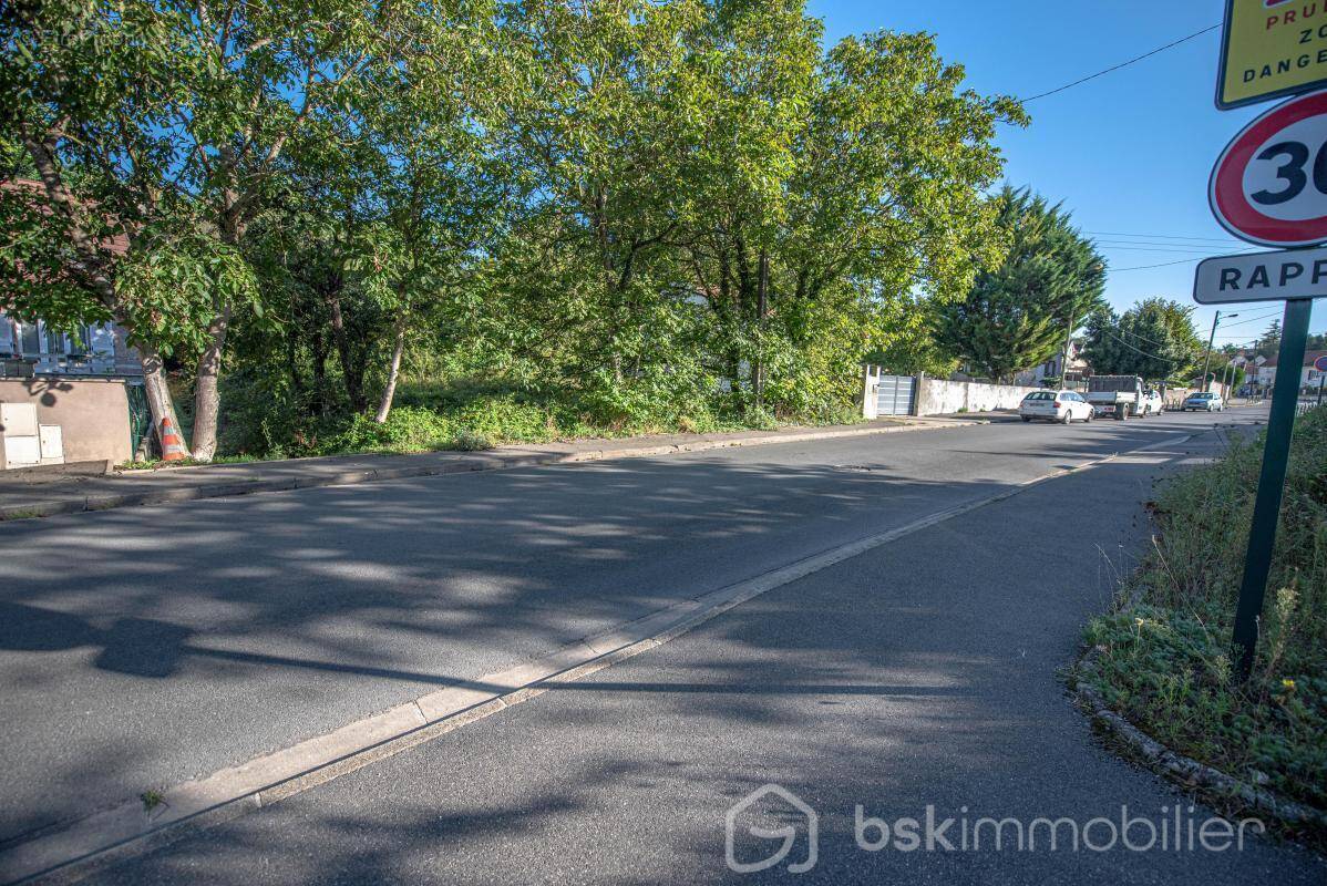Terrain à SOUPPES-SUR-LOING