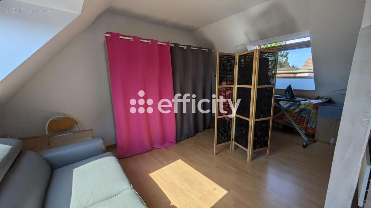 Maison à GONDECOURT