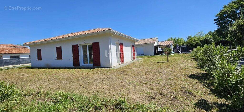 Maison à SAINT-MARTIN-DE-HINX