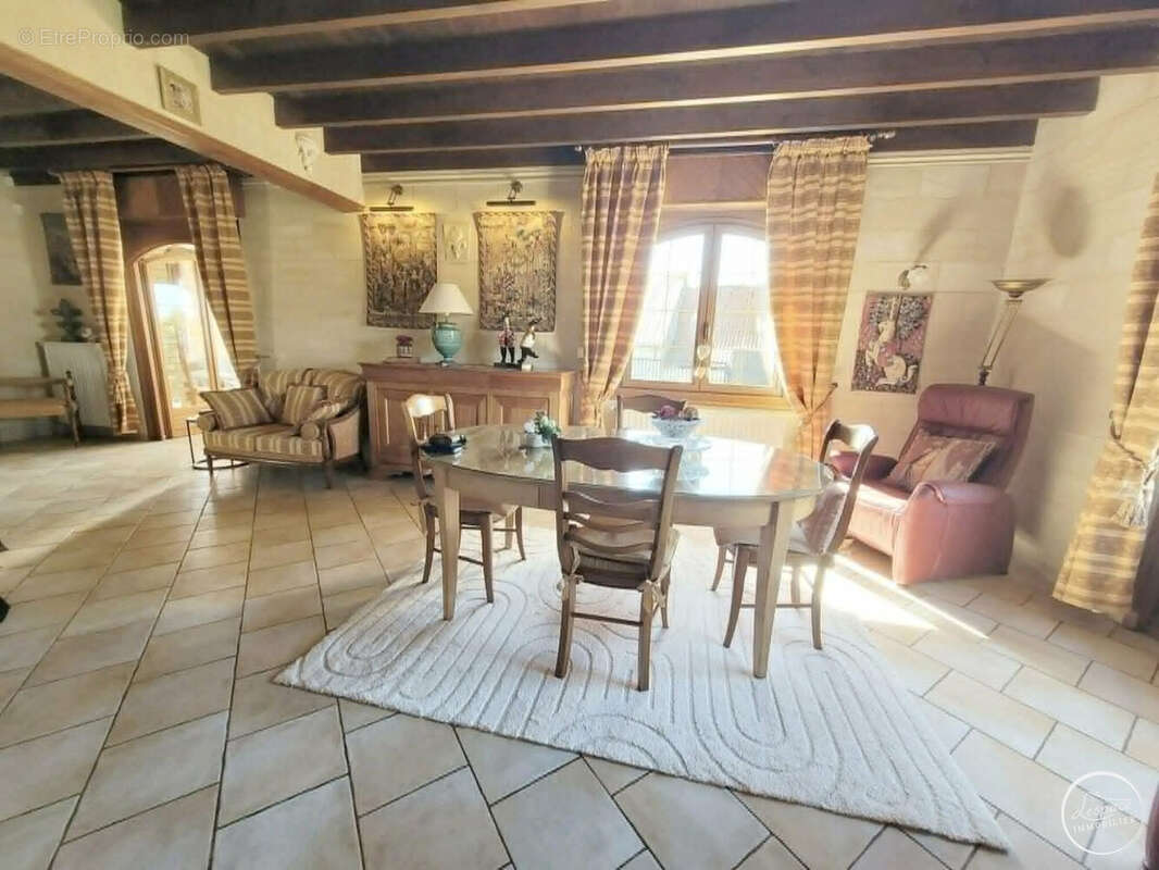 Maison à BAYENGHEM-LES-EPERLECQUES