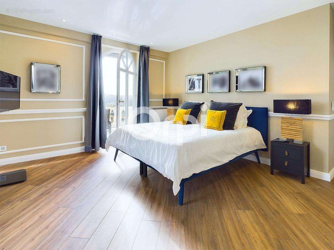 Maison à MANDELIEU-LA-NAPOULE