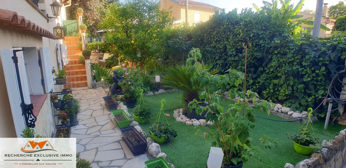 Saint André de La Roche : Maison individuelle de 4 pièces, terrasses et jardin - photo 2