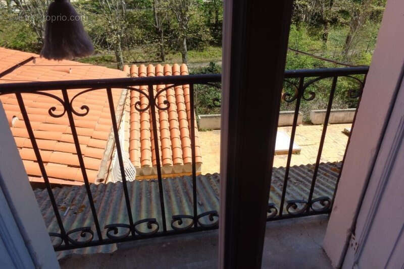 F2 rez de chaussée en centre ville - photo 8