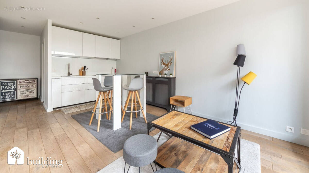 Appartement à PARIS-16E