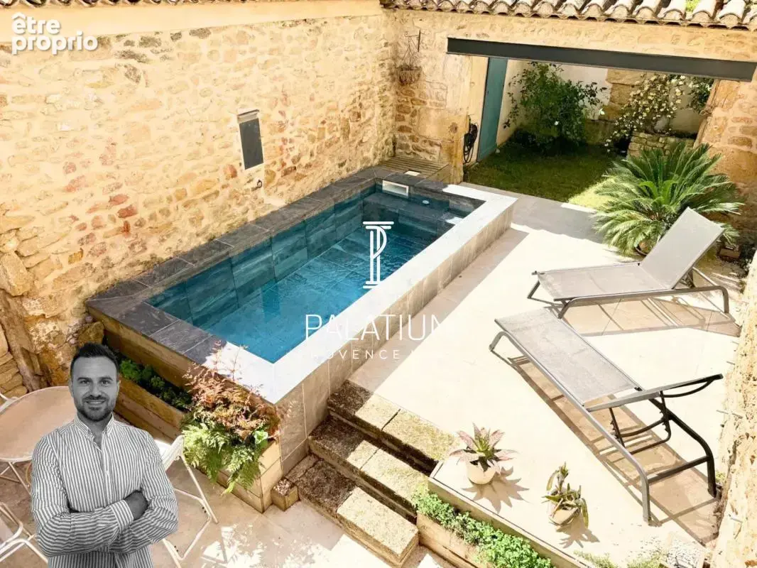 Demeure de caractère de 215 m² – Deux bâtisses des XVIe et XVIIIe, cœur de Grans - photo 6