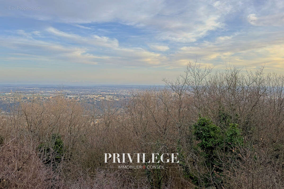 Maison à SAINT-CYR-AU-MONT-D'OR