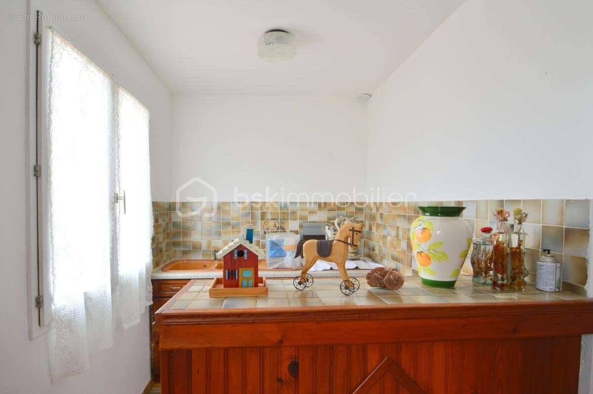 Maison à SAINT-LAURENT-DE-LA-SALANQUE