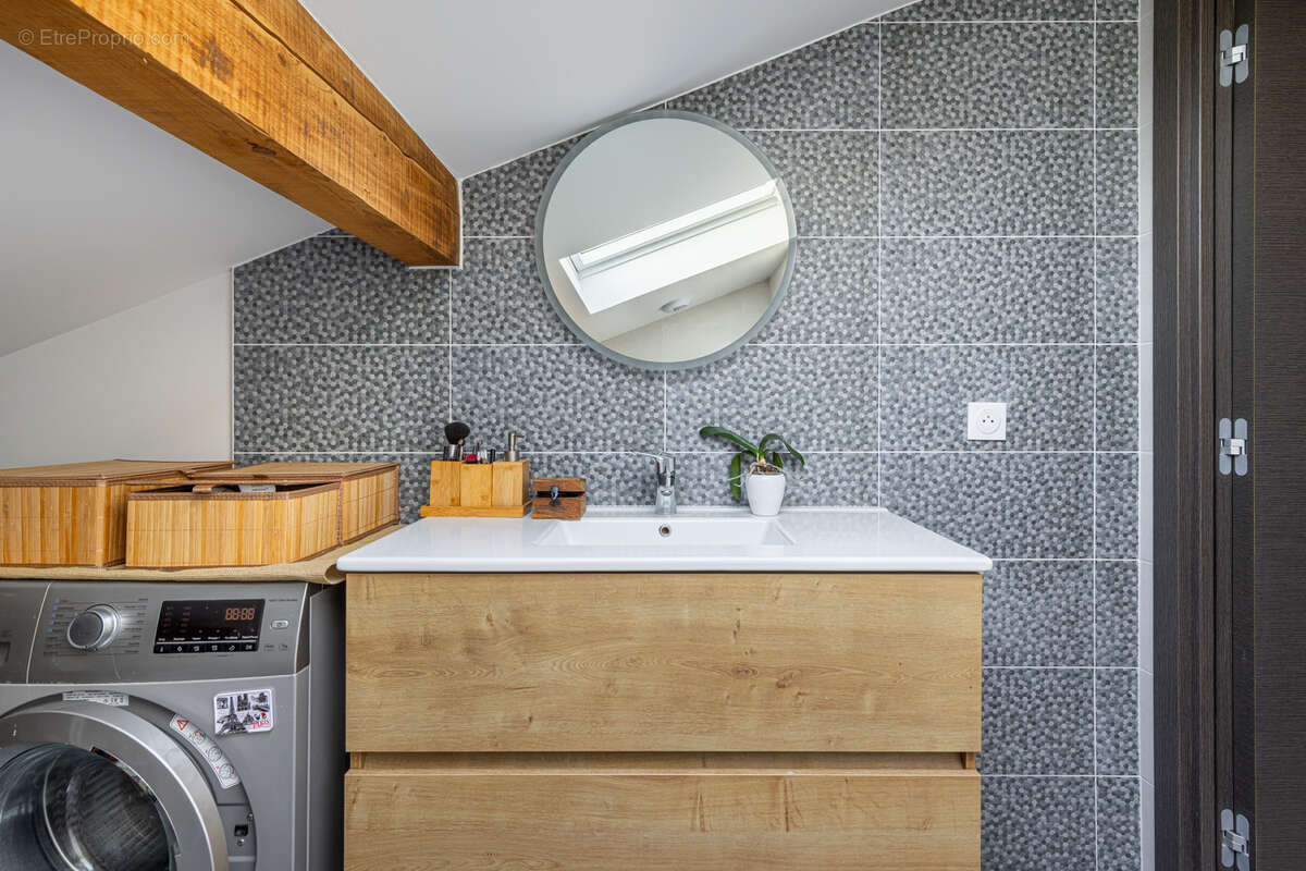 Appartement à POISY