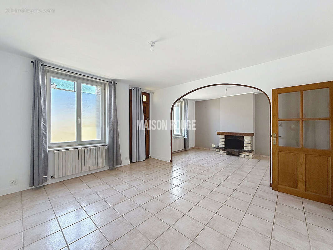 Maison à COMBOURG