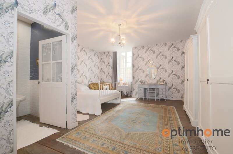 Maison à NANTEUIL-EN-VALLEE