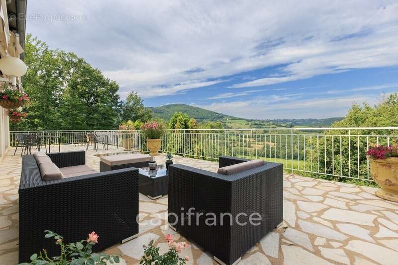 Maison à SAINT-CERE