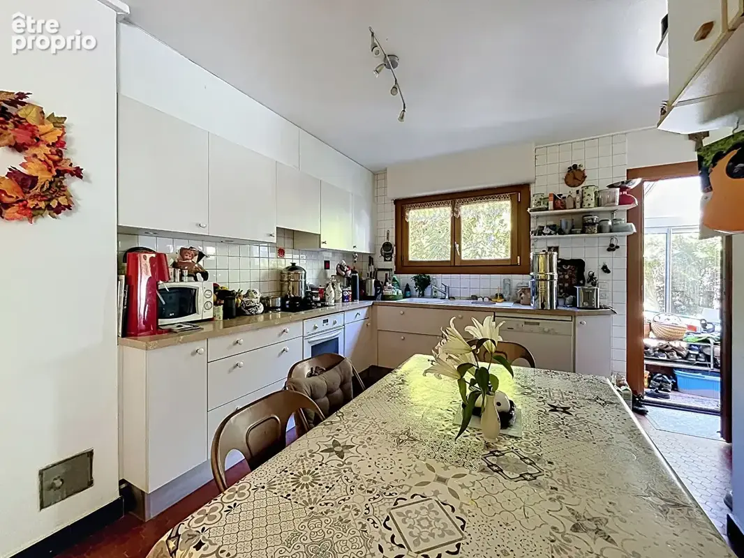 A vendre : maison 6 chambres, environnement verdoyant au calme absolu, proche Cuire - photo 8