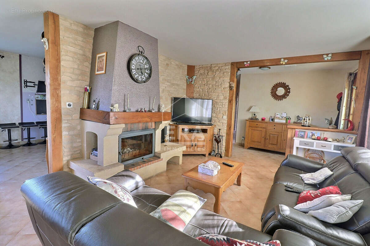 Maison à LACAPELLE-MARIVAL