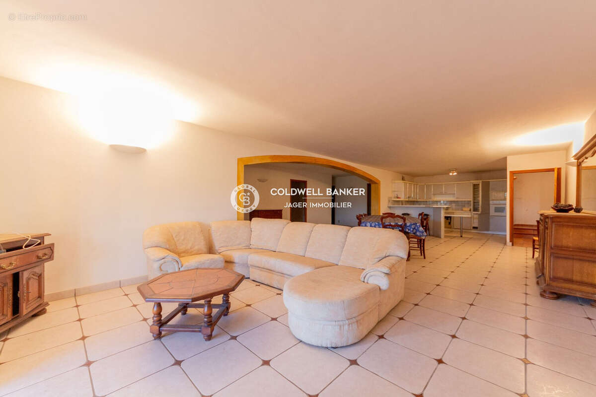 Maison 800 m² à Grimaud  - photo 7