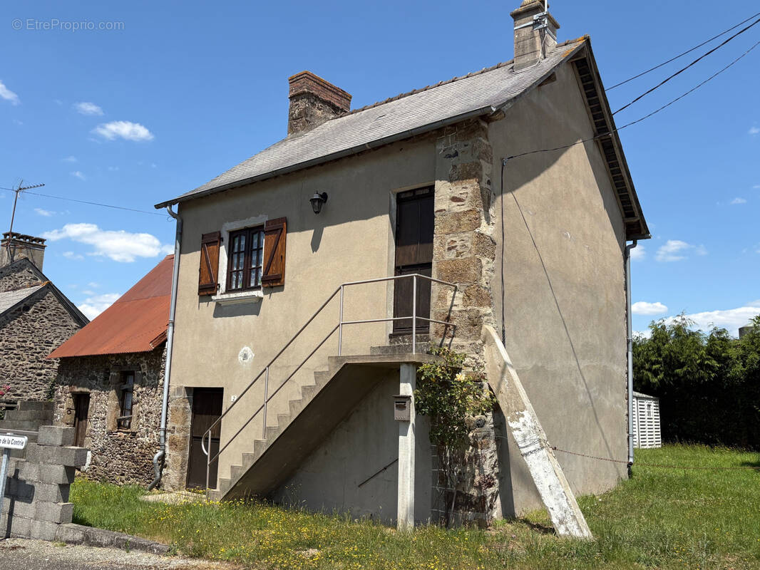 Maison à AMBRIERES-LES-VALLEES